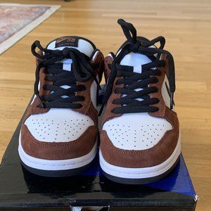 Nike SB Dunk Low White Black Trail End Brown